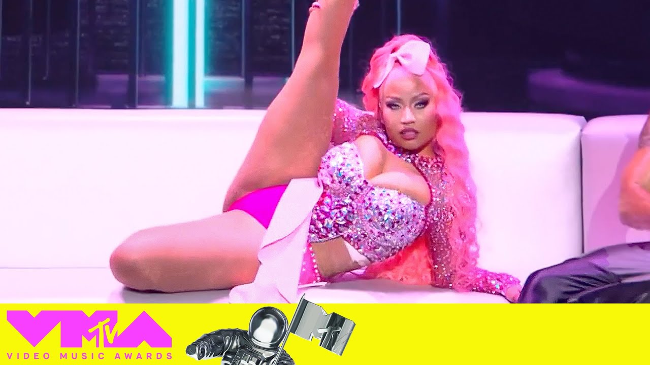 Девочка анаконда песня. Ники Минаж фрики герл. Nicki Minaj performs "super Freaky girl," "Anaconda" & more | 2022 VMAS. Nicki Minaj super Freaky girl. Barbie World Nicki Minaj Ice Spice.